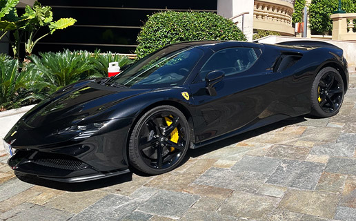 Ferrari SF90 Spider - Black
